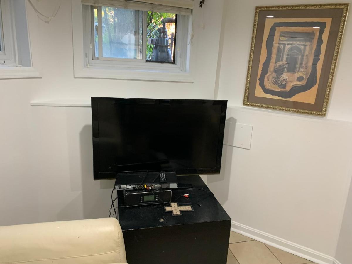 Renovated English Basement 2Bdrm Home Near Metro Washington Exterior photo