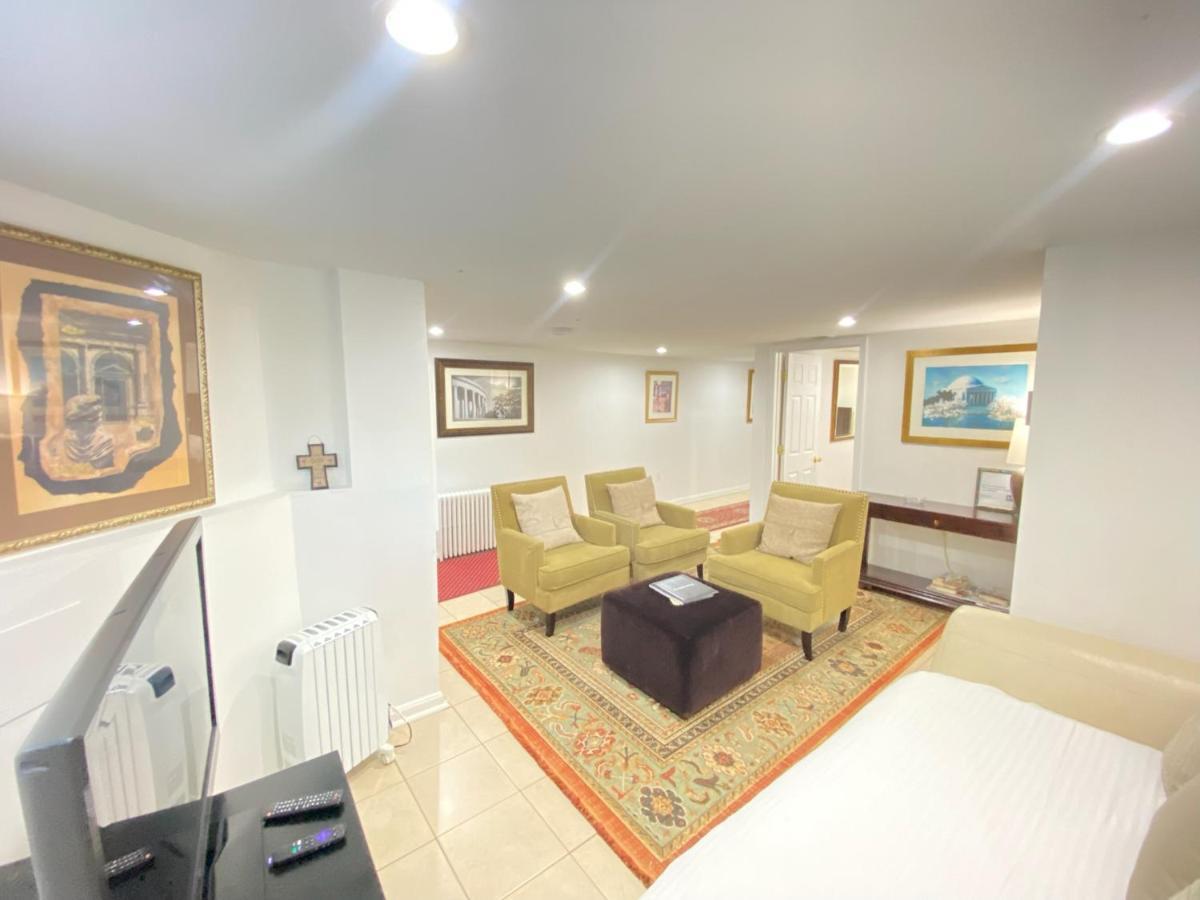 Renovated English Basement 2Bdrm Home Near Metro Washington Exterior photo